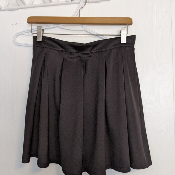 Black Skirt - Picture 2 of 3